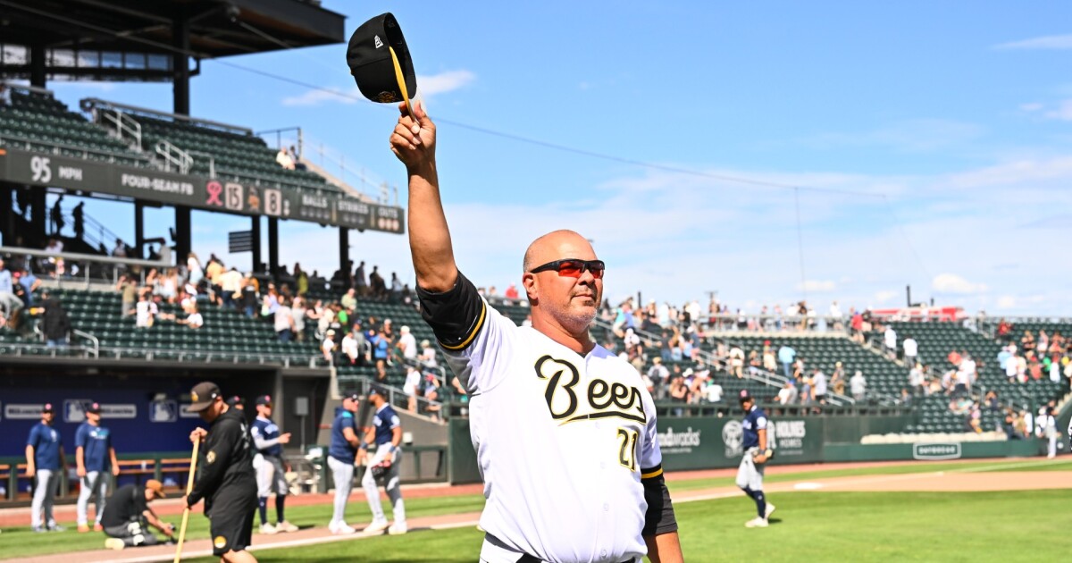 Bee's manager is leaving the hive for the Los Angeles Angels