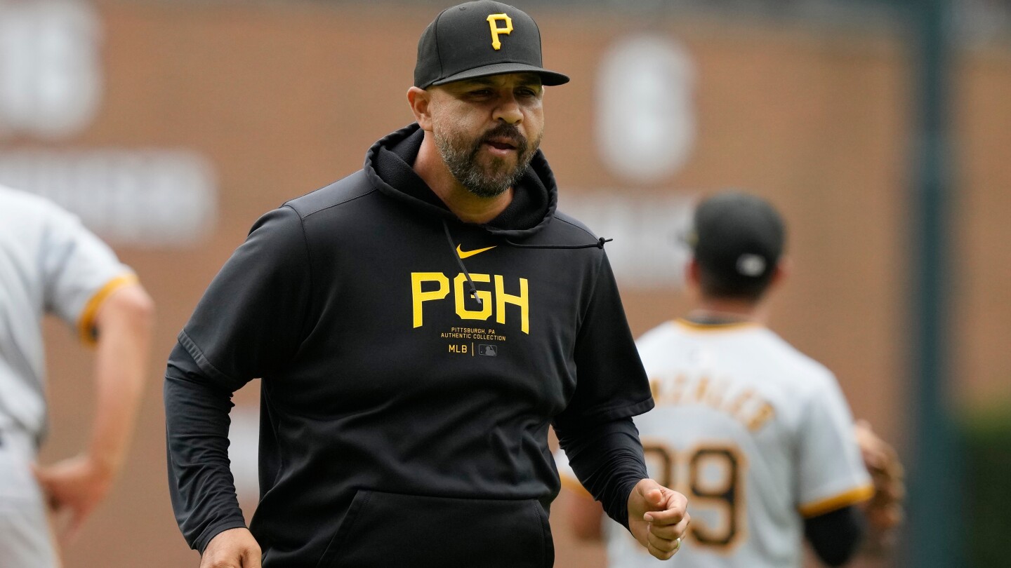 Oscar Marin joins the Cincinnati Reds as bullpen coach