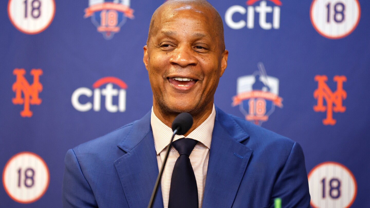 Trump pardons former Mets great Darryl Strawberry