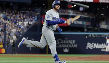 Dodgers pick up club options on Max Muncy and Alex Vesia