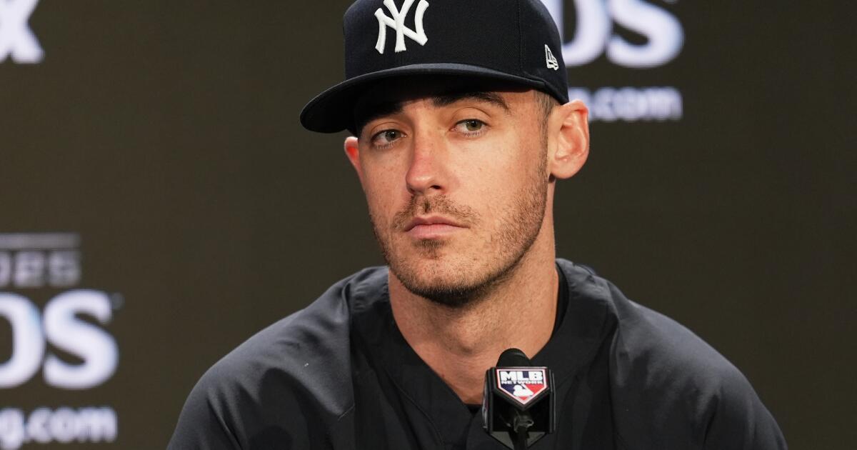 The Dodgers need an outfielder. Is a Cody Bellinger reunion possible?