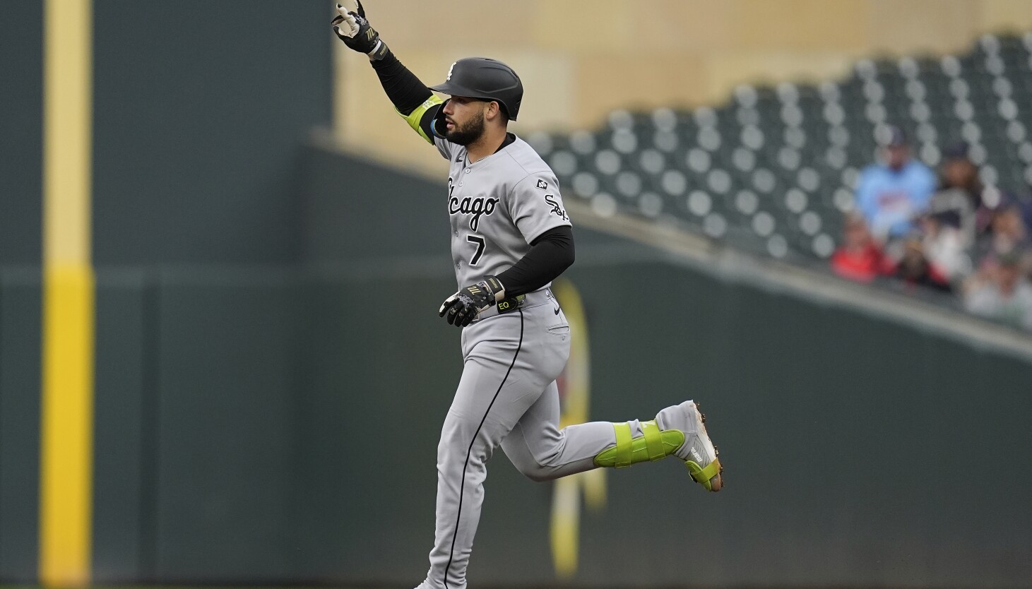 White Sox will have to get creative to improve roster for next season