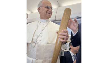 Pope Leo XIV given baseball bat owned by White Sox Hall of Famer Nellie Fox