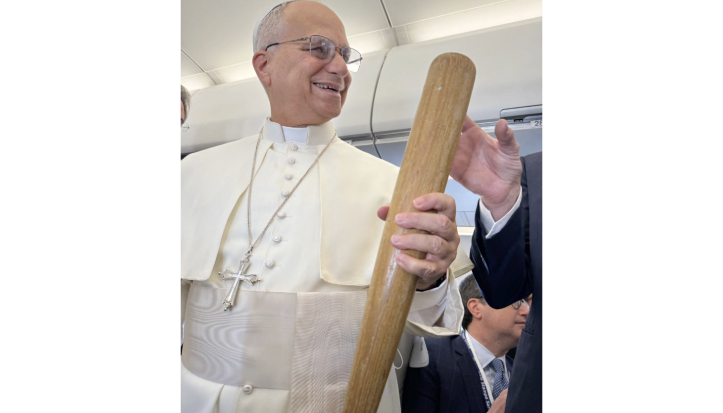 Pope Leo XIV given baseball bat owned by White Sox Hall of Famer Nellie Fox