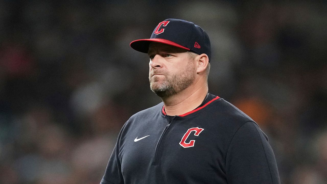 Guardians' Stephen Vogt repeats as AL manger of the year