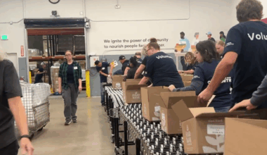 Group of Colorado workers from HCA HealthONE volunteer time to help out Food Bank of the Rockies
