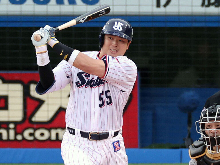 Report: Japanese star Murakami enters posting system