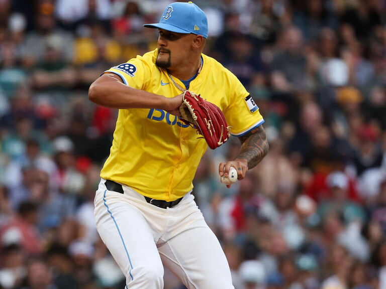 Red Sox send Bernardino to Rockies amid flurry of moves