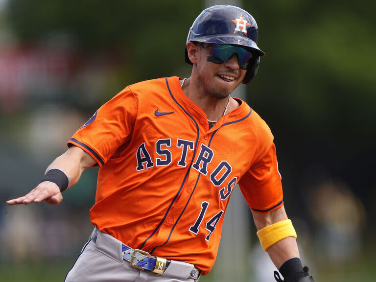 Braves acquire Gold Glover Dubón from Astros for Allen