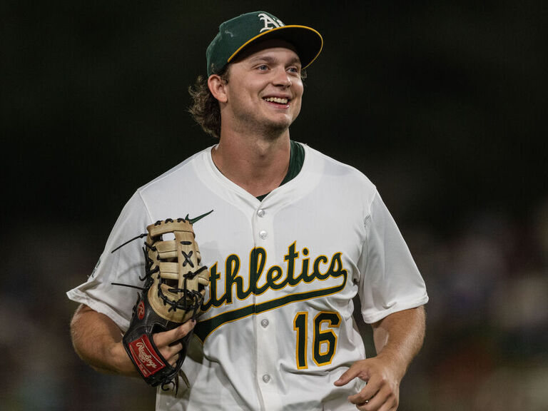 A's Kurtz named unanimous AL Rookie of the Year