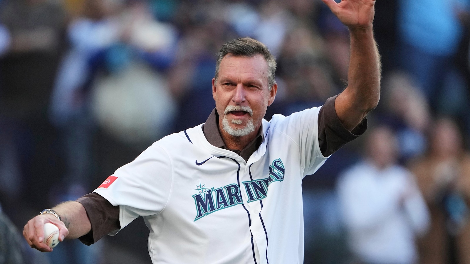 Mariners will retire Randy Johnson's No. 51 during the 2026 season
