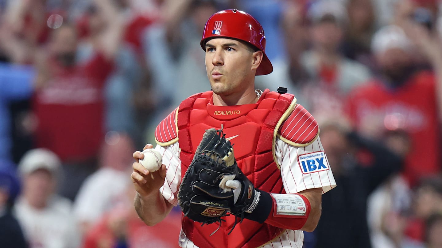 Division Series - Los Angeles Dodgers v Philadelphia Phillies - Game Two