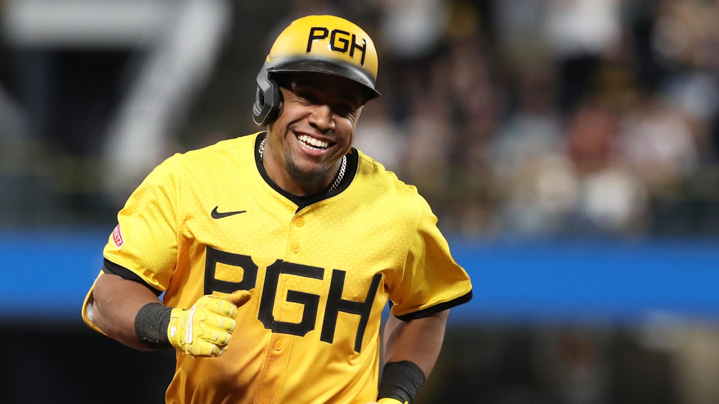 Pirates Infielder Playing in Dominican Winter League After Injury