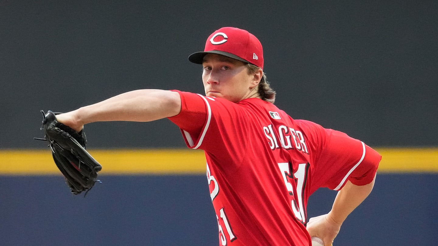 Cincinnati Reds pitcher Brady Singer