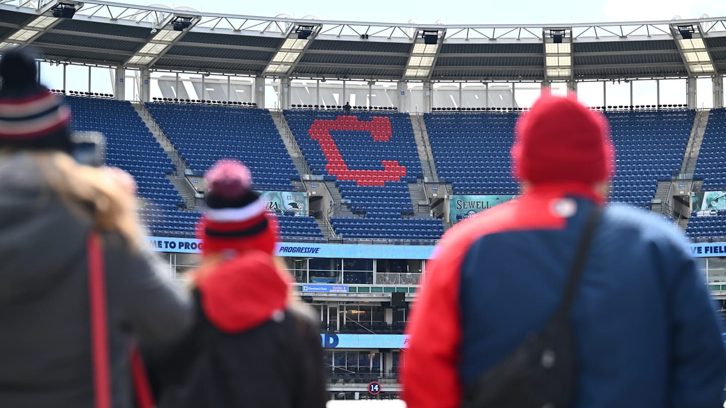 Chicago White Sox v Cleveland Guardians