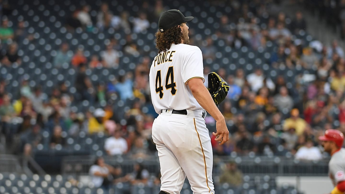 Cincinnati Reds v Pittsburgh Pirates