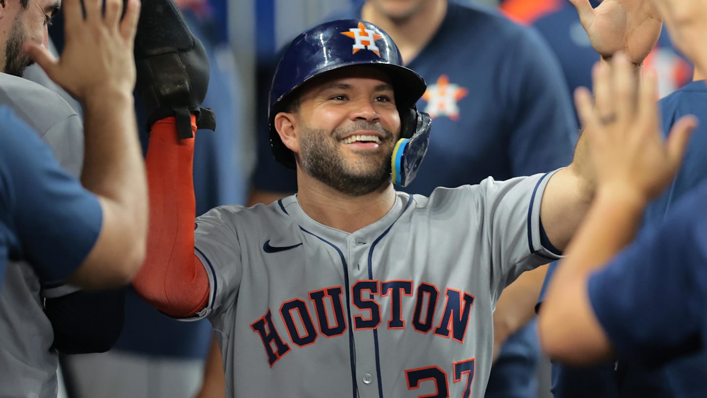 Houston Astros Fan Has Perfect Response to A's Latest Renderings in Las Vegas