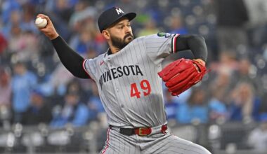 Twins are not planning to trade their three veteran stars, per report