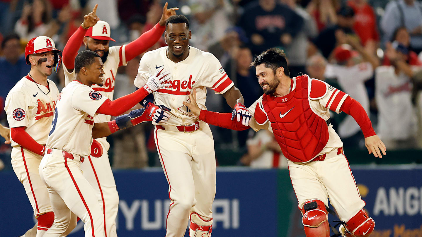 Toronto Blue Jays v Los Angeles Angels