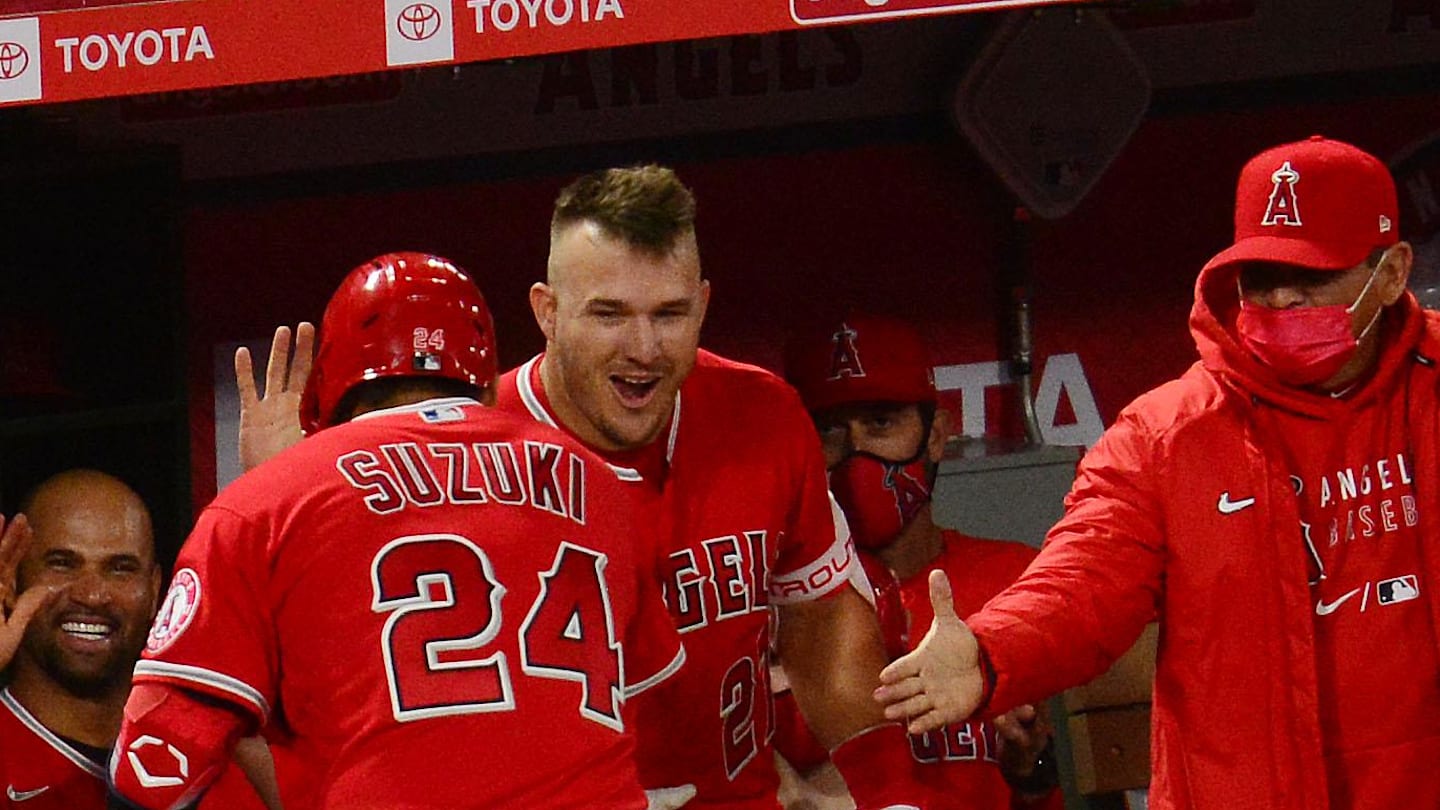 New Angels Manager Sends Message to Mike Trout