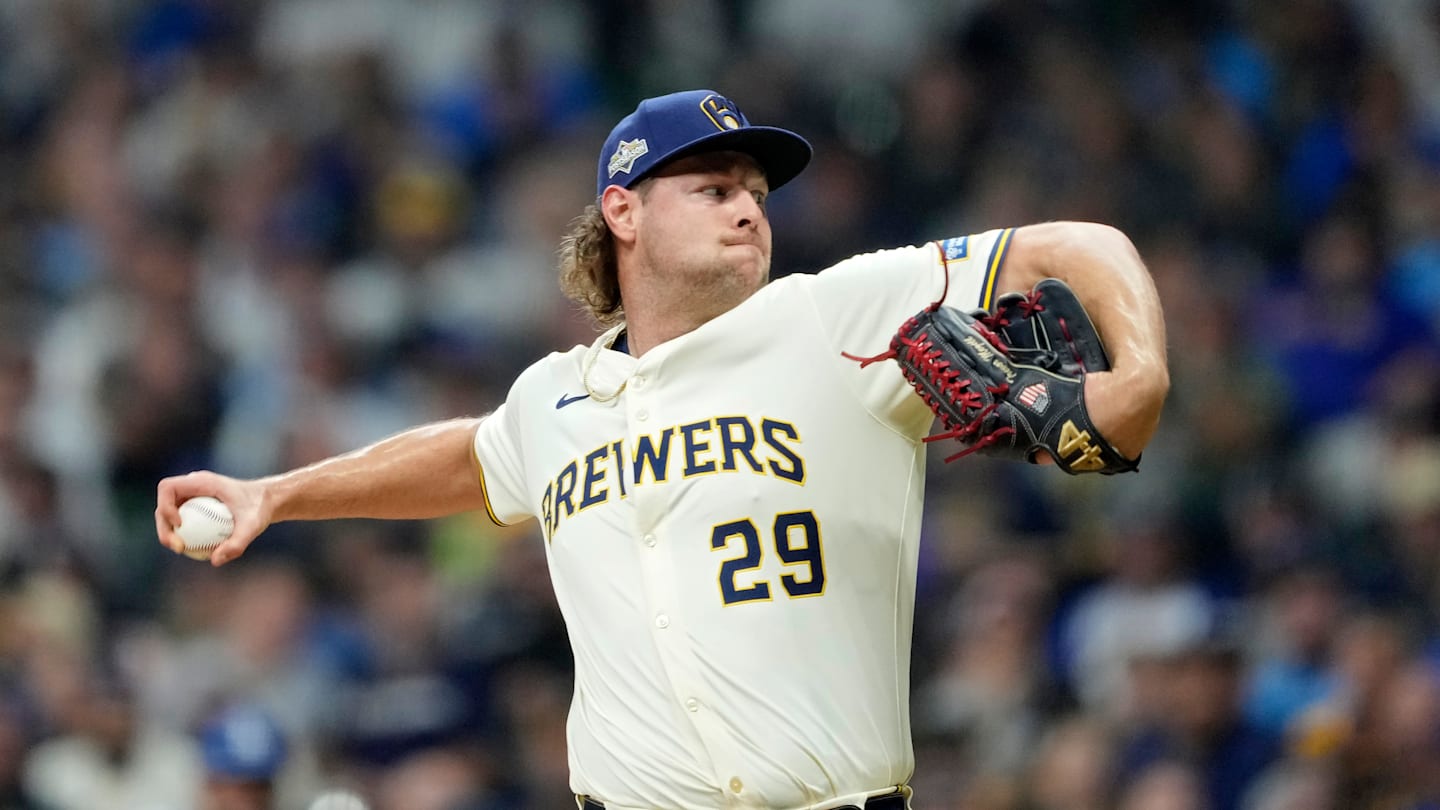 National League Championship Series - Los Angeles Dodgers v Milwaukee Brewers - Game One