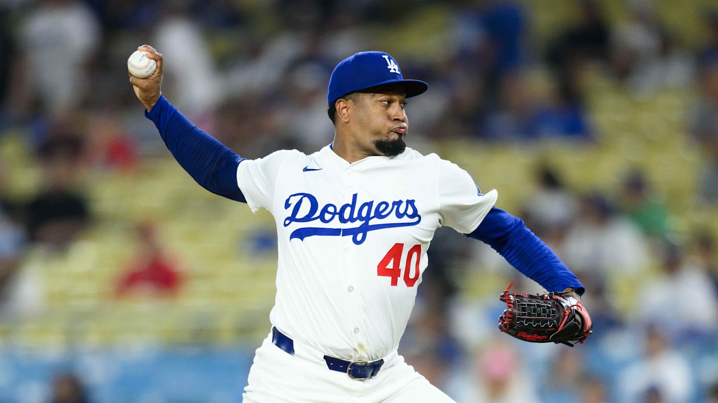 Rangers Begin Bullpen Assembly with Alexis Diaz and Tyler Alexander