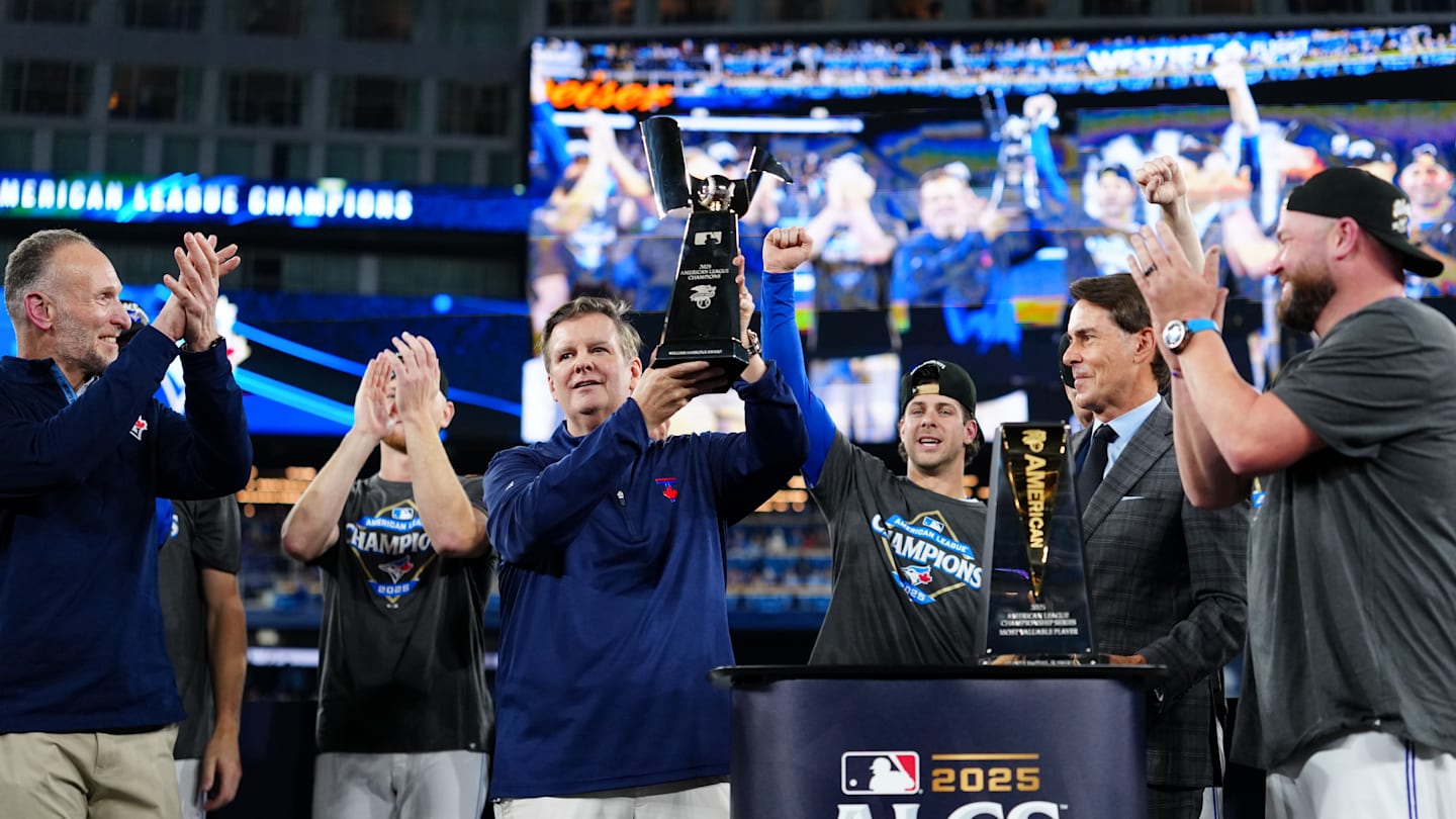 Championship Series - Seattle Mariners v Toronto Blue Jays - Game 7