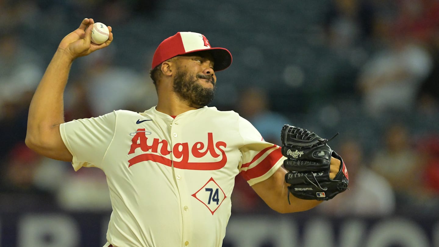 Texas Rangers v Los Angeles Angels