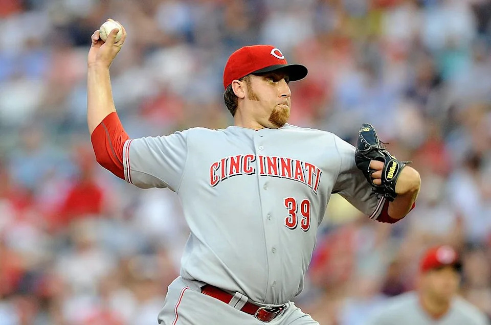 WASHINGTON - JUNE 04:  Aaron Harang #39 of the Cincinnati Reds pitches against the Washington Nationals at Nationals Park on June 4, 2010 in Washington, DC.  (Photo by Greg Fiume/Getty Images)