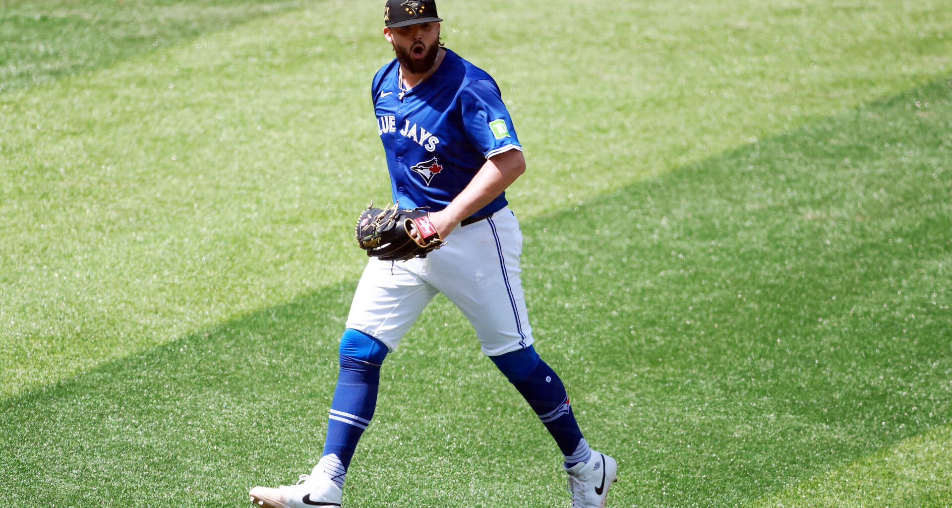 Angels sign former Cy Young award finalist: Report