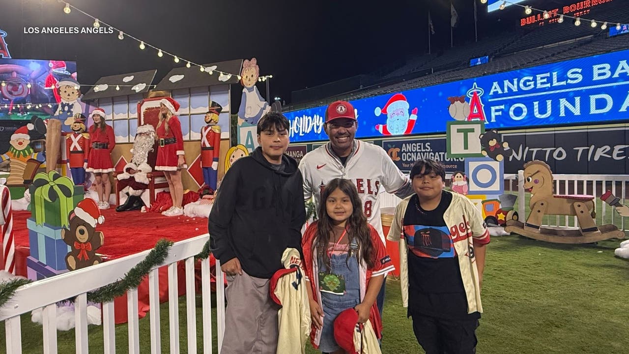 Los Angeles Angels foundation hosts kids holiday party