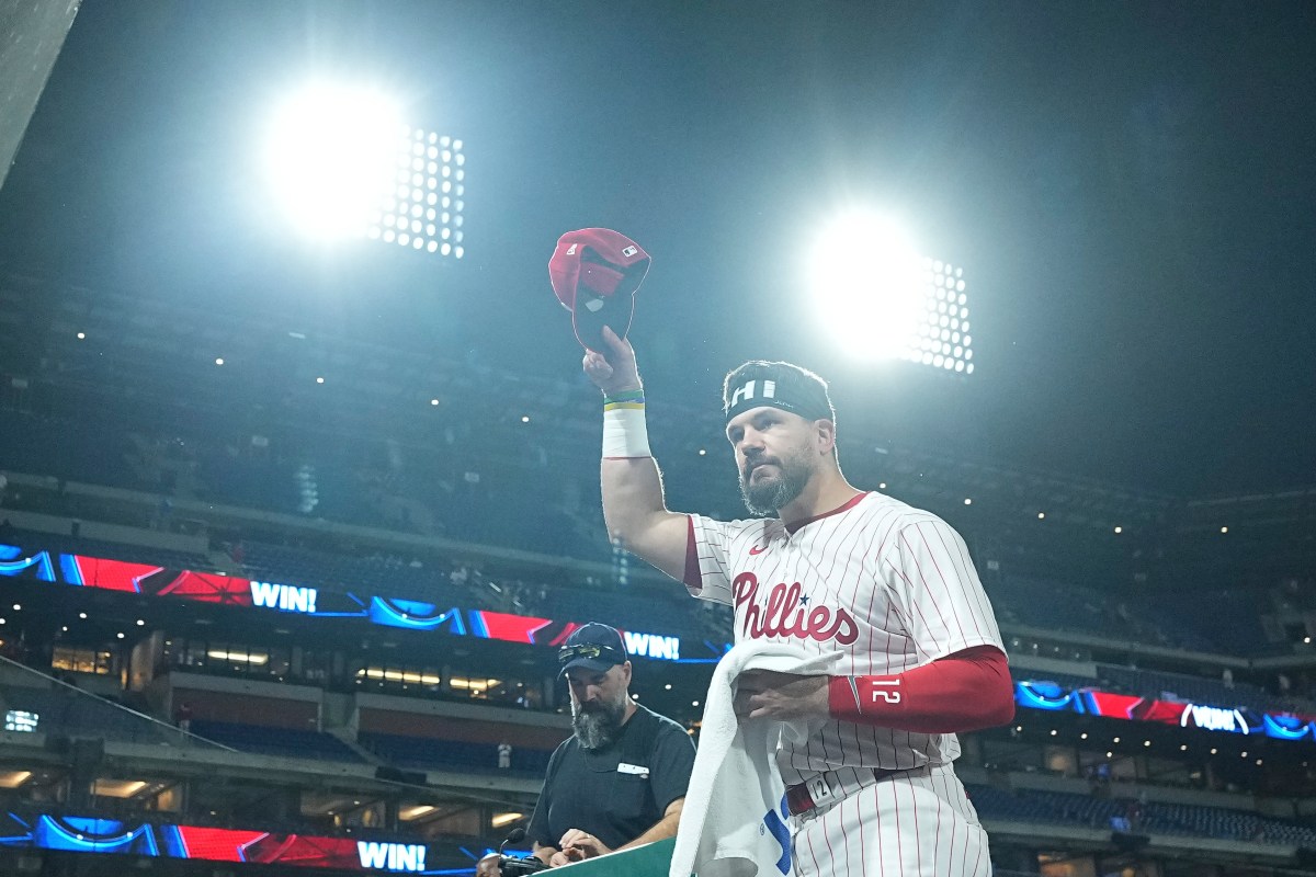 Kyle Schwarber Urged To Leave Phillies for $160M Deal At Winter Meetings