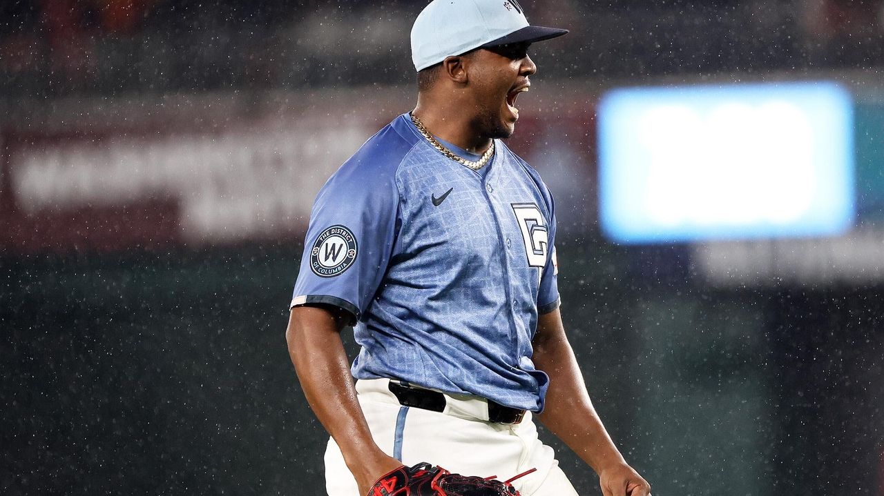 Mariners acquire left-handed reliever Jose A. Ferrer in a trade with the Nationals