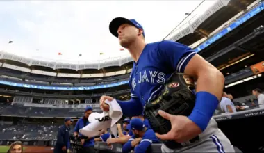 Arizona Diamondbacks hire former Toronto Blue Jays infielder days after announcing retirement