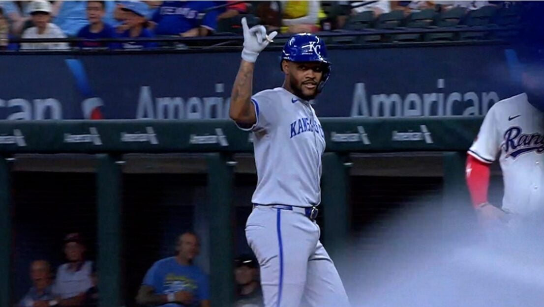 Sean Reynolds Finds Fresh Start, Signs with Yokohama BayStars in Japan