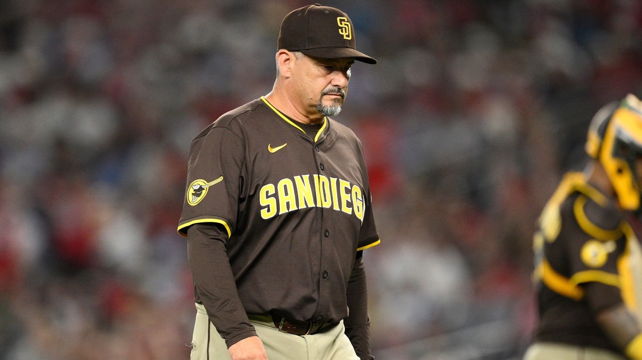 Padres finalize rookie manager Craig Stammen's coaching staff with Ruben Niebla returning