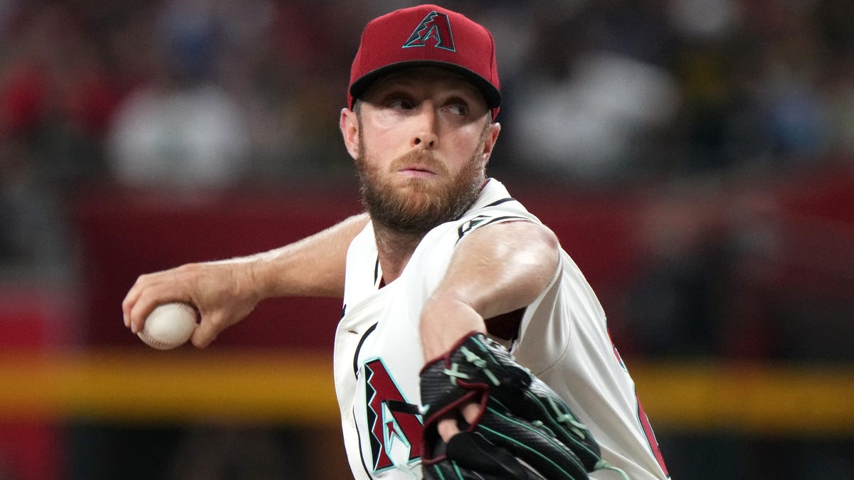 Merrill Kelly back on 2-year deal with Arizona Diamondbacks
