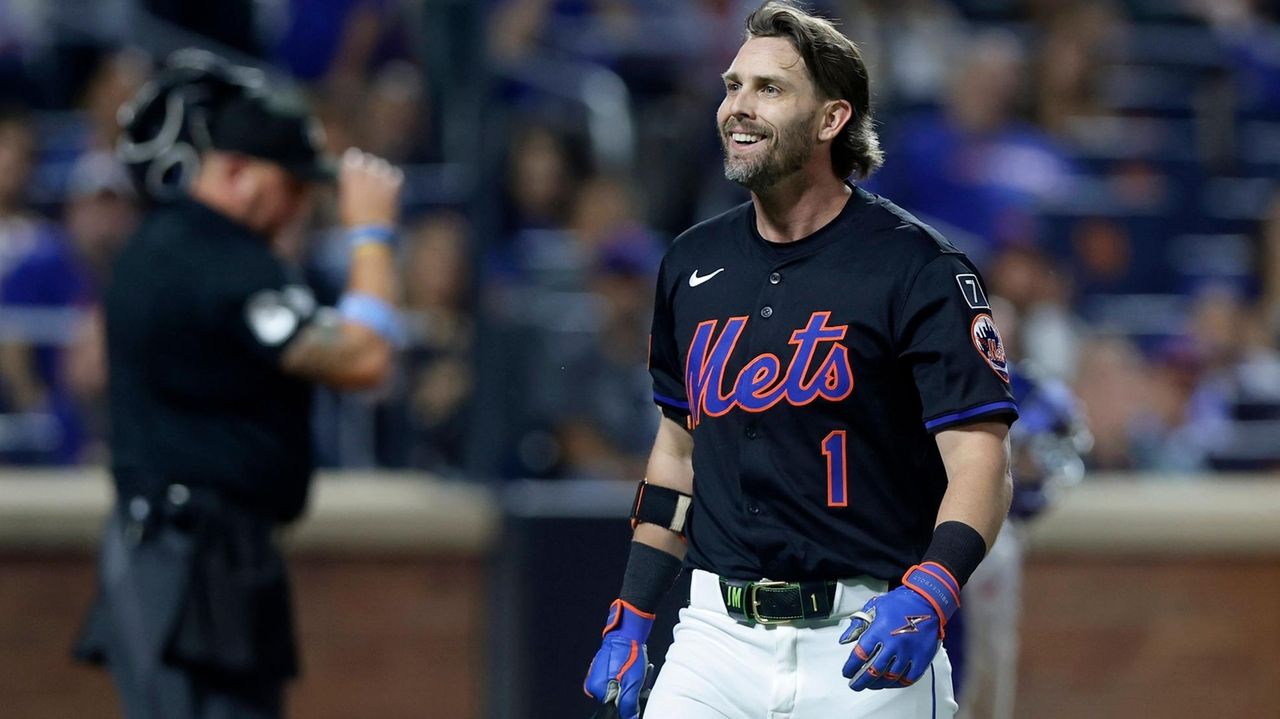 Jeff McNeil on Mets' moves: 'If we get in the playoffs, are we blowing up the team?'