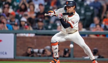 San Francisco Giants center fielder Lee Jung-hoo bunt hits to load the bases against the Arizona Diamondbacks during the sixth inning at Oracle Park in San Francisco, Sept. 8, in this Getty Images photo. Yonhap