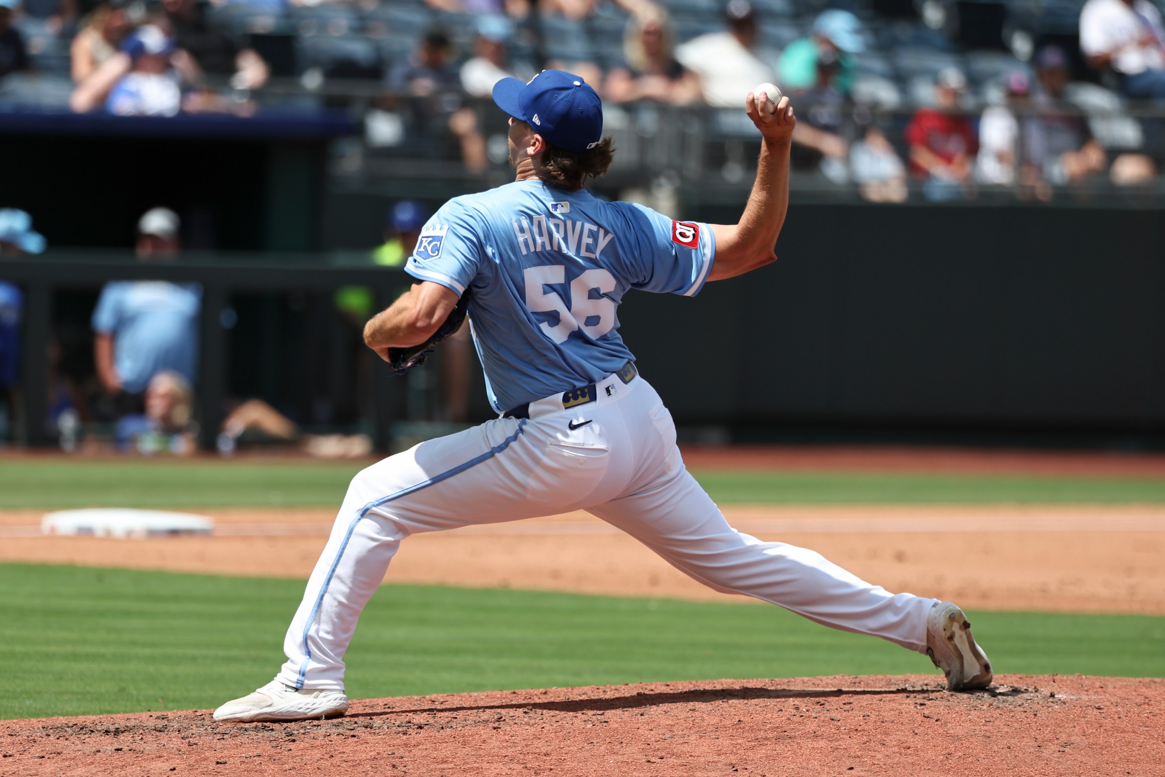 KANSAS CITY, MO - JULY 30: Kansas City Royals pitcher Hunter Harvey (56) pitches in the sixth inning of an MLB game between the Atlanta Braves and Kansas City Royals on July 30, 2025 at Kauffman Stadium in Kansas City, MO. (Photo by Scott Winters/Icon Sportswire via Getty Images)