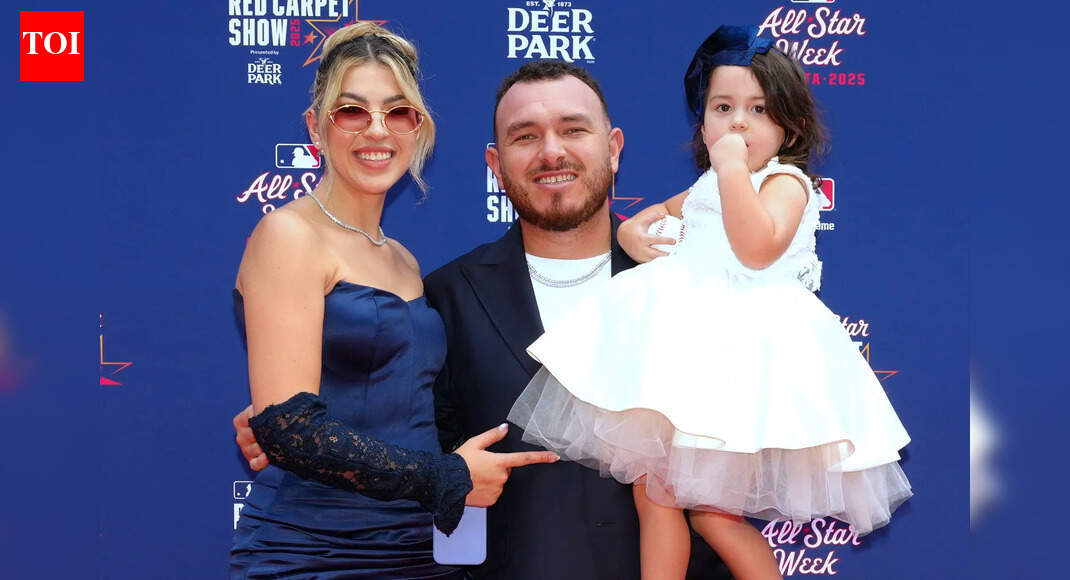 Toronto Blue Jays catcher Alejandro Kirk's wife Sofia Castaneda shares tender family moments that show life beyond baseball | MLB News