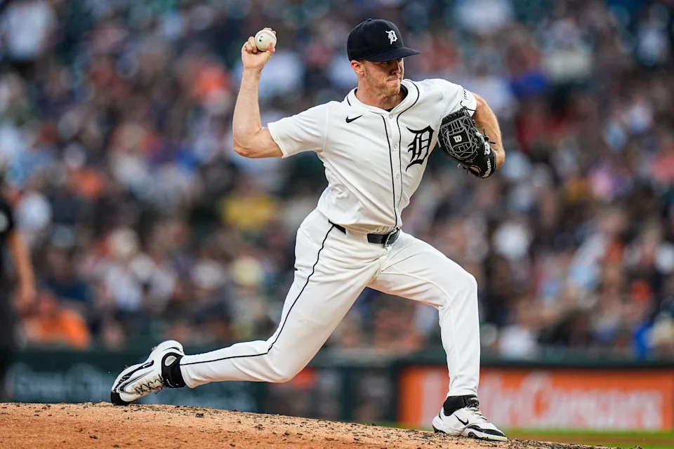 Detroit Tigers pitcher Chase Lee (53) throws against Arizona Diamondbacks during the sixth inning at Comerica Park in Detroit on Tuesday, July 29, 2025.
