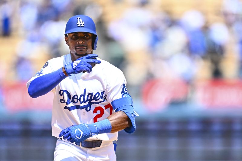 Reports: Dodgers trade OF Esteury Ruiz to Marlins | 104.1 WIKY