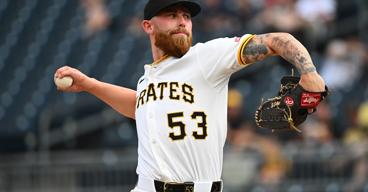 BREAKING: Astros trade for SP Mike Burrows