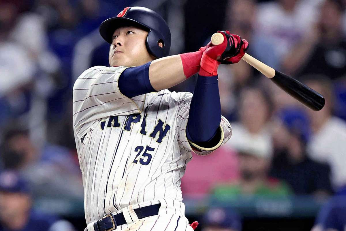 Japanese baseball star Kazuma Okamoto travels to US to meet with MLB teams