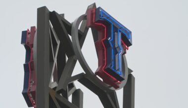 Texas Rangers address needs by signing catcher Danny Jansen and reliever Tyler Alexander