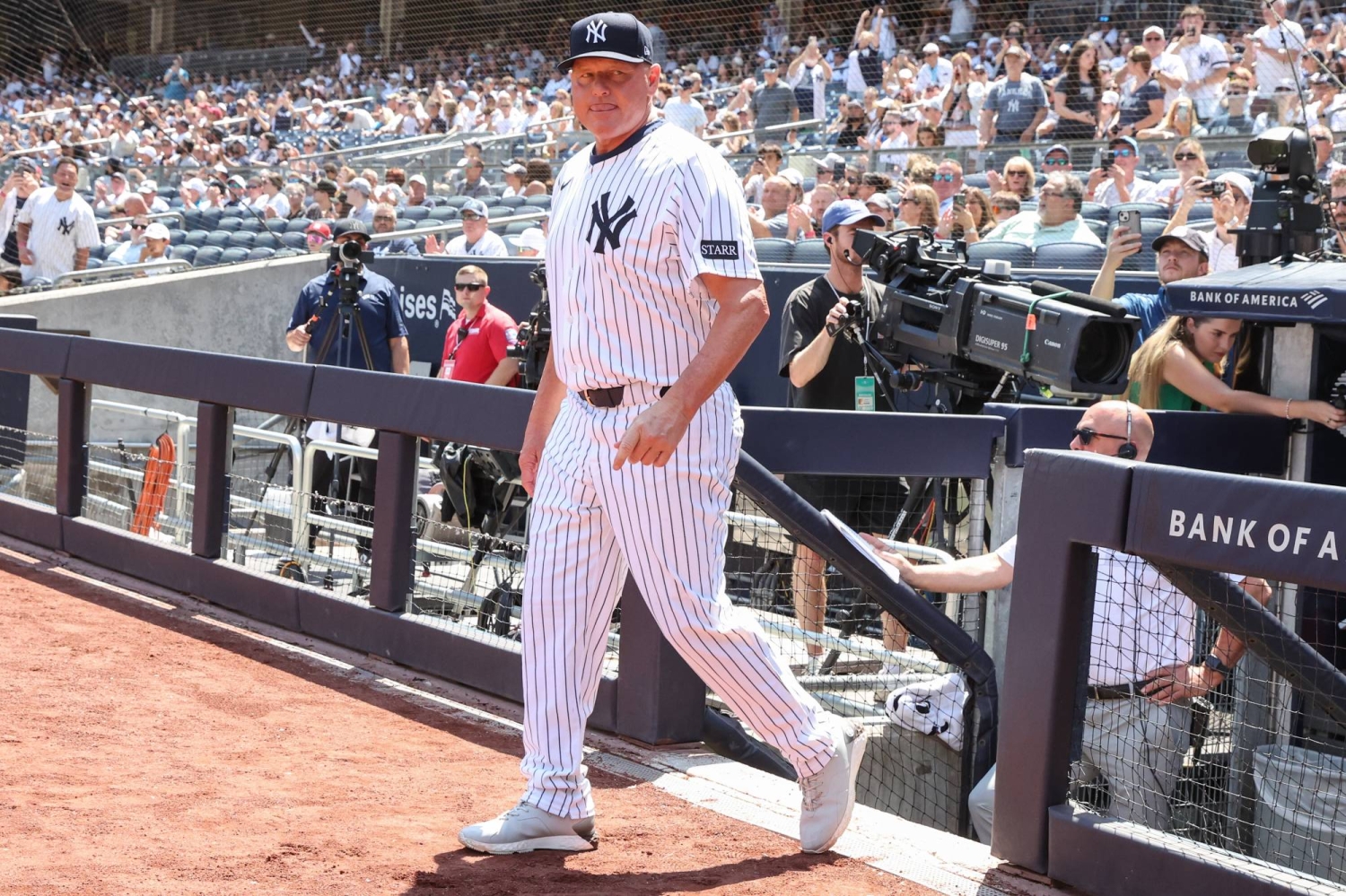 On eve of Hall of Fame announcement, Trump revives call for Clemens induction
