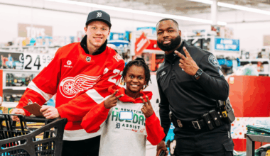 Red Wings, Tigers and Meijer host youth from Detroit Police Athletic League for annual Hometown Holiday Assist