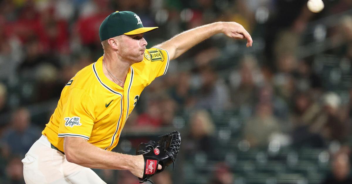 Left-hander Sean Newcomb and the Chicago White Sox agree to a $4.5 million, 1-year contract | MLB