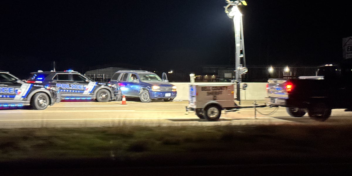 Texas Rangers investigating I-35 shooting involving Jarrell police officer; suspect shot during pursuit